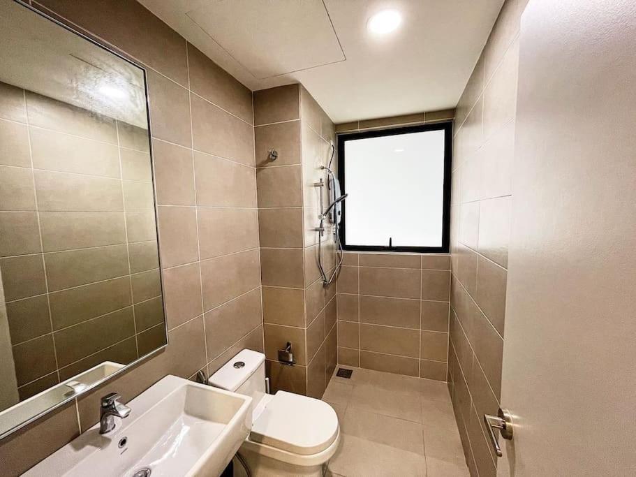 Cozy & Comfy Home Dsara Sentral Opposite Mrt Sungai Buloh Exterior photo
